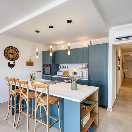 Modern 2br Qala Gozo Apt, Shared Pools Appartement *