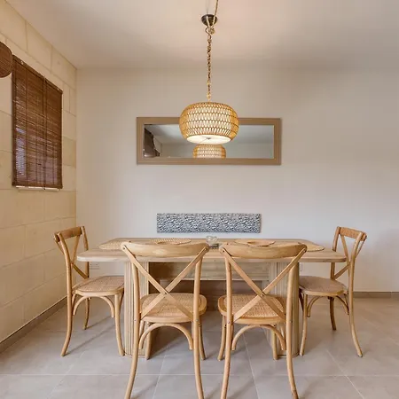 Modern 2br Qala Gozo Apt, Shared Pools Appartement San Martin