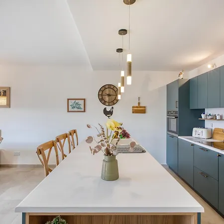 Appartement Modern 2br Qala Gozo Apt, Shared Pools