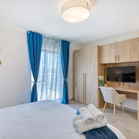 Modern 2br Qala Gozo Apt, Shared Pools Appartement