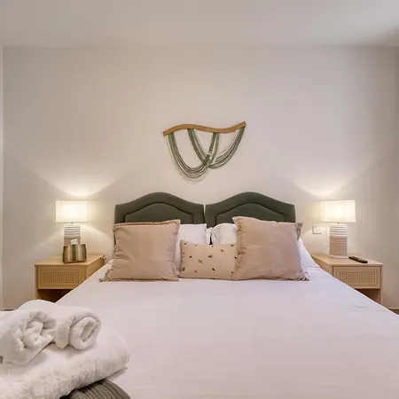Modern 2br Qala Gozo Apt, Shared Pools * San Martin